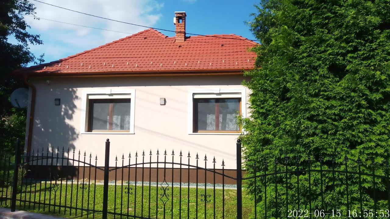Almafas Vendeghaz Orseg Villa Kerkakutas Exteriör bild